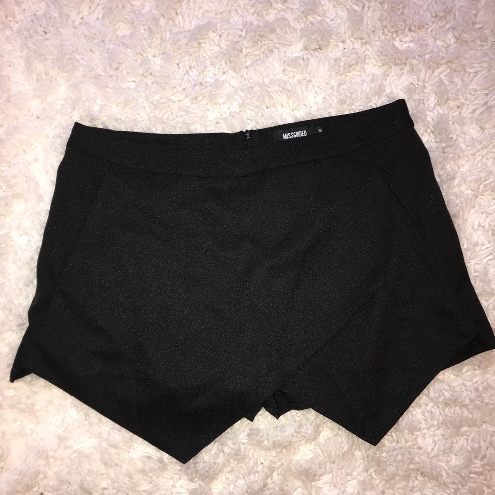 Black skort •UK Size 14•